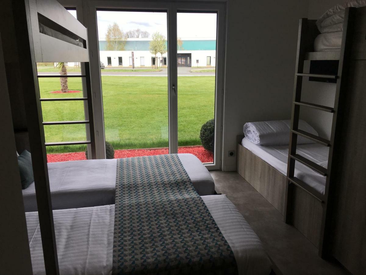 Le Vigeant Residence Des Pilotes מראה חיצוני תמונה